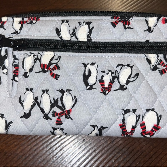 Vera Bradley RFID Turnlock Wallet cotton - Playful Penguin - Picture 4 of 6